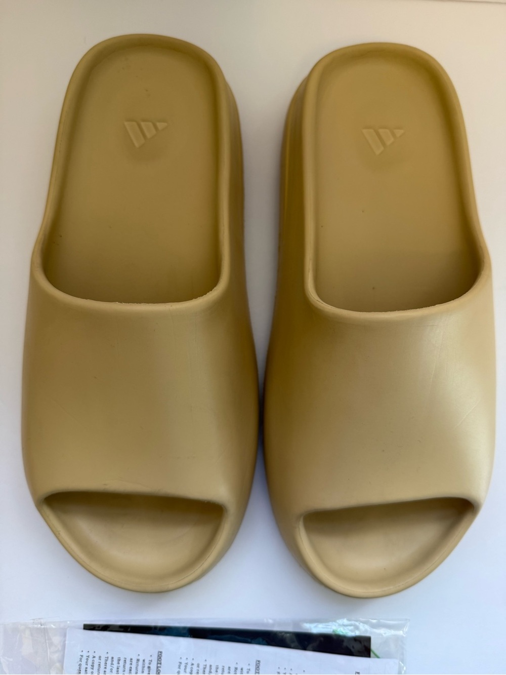 Adidas Yeezy Slides ‘Desert Sand’ - FW6344 Size 9 1/2 - Picture 2 of 6